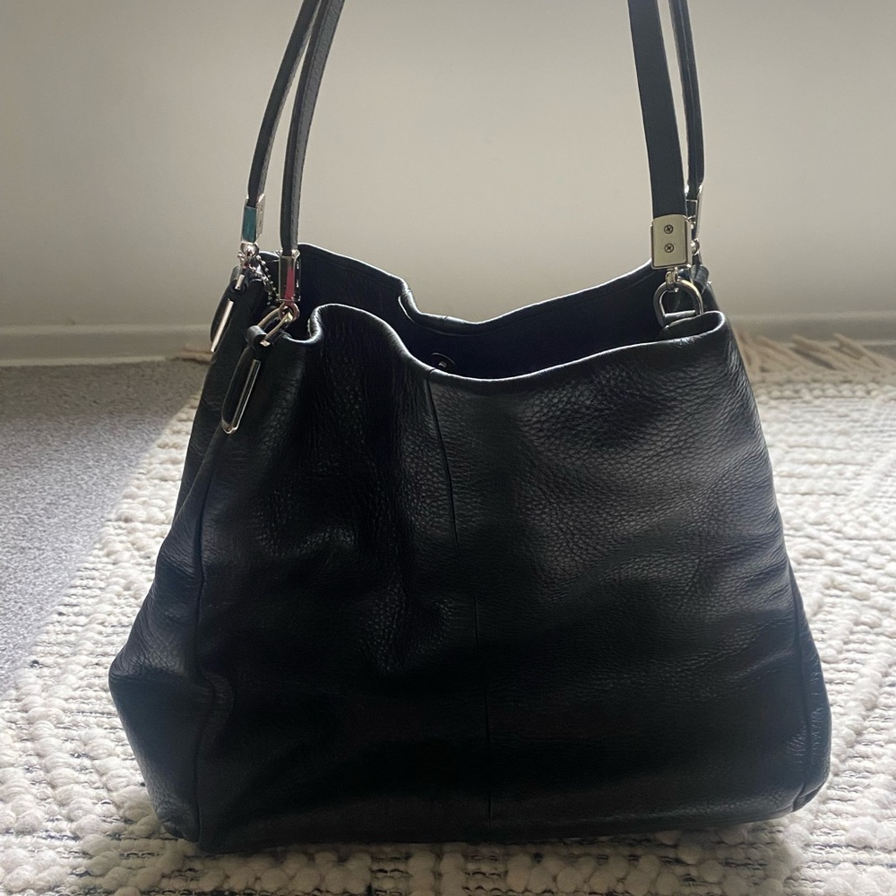 EUC - Coach hobo style black purse